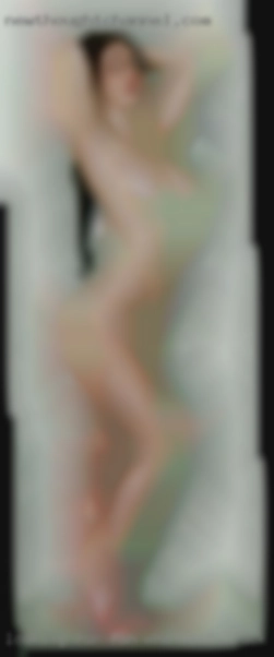 Looking for fun and freaky who want to fuck couples.